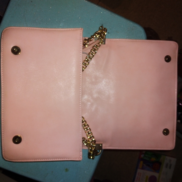 Pink Soft Pleated BCBG Paris Luxury Leather Purse - Picture 4 of 4